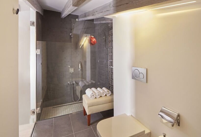 Bennoc Petit Hotel   Only Adults