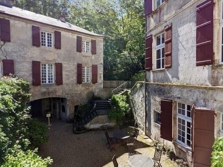 هتل Château D'Urtubie