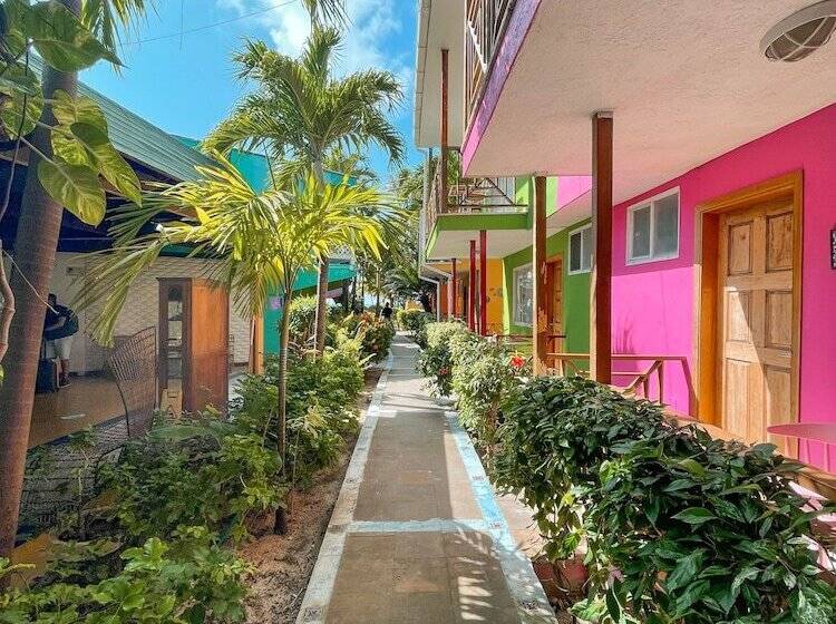 هتل Cocoplum Beach