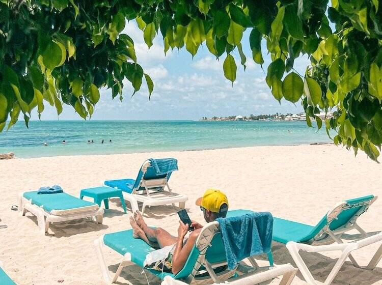 Fotos del hotel Cocoplum Beach:  17