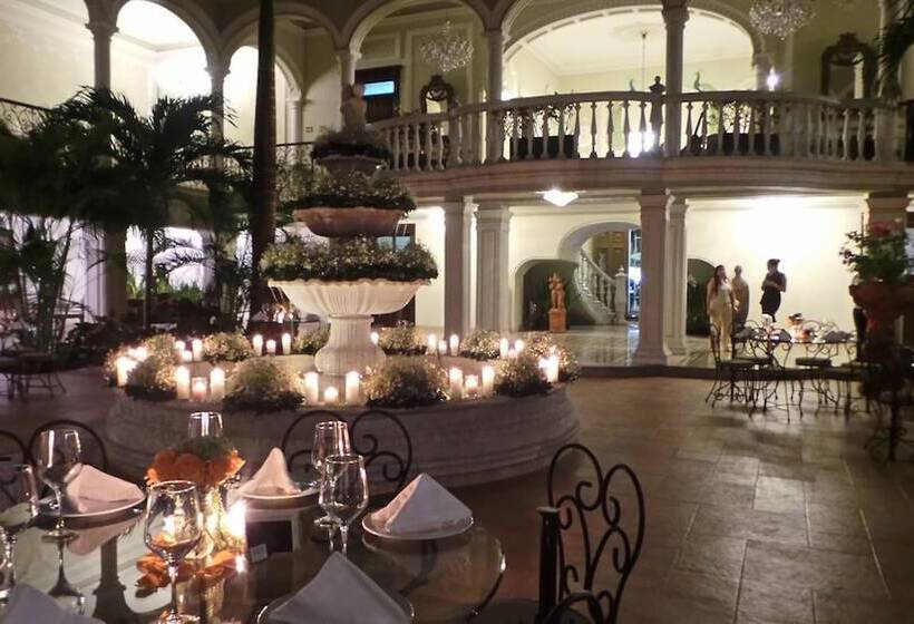 فندق Mansion Merida Boutique   Restaurant