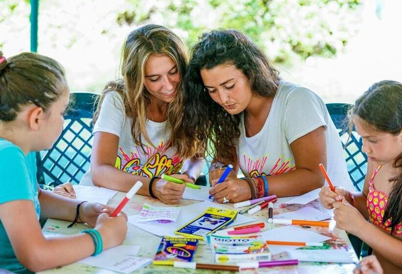 استراحتگاه Gh Campoverde Village