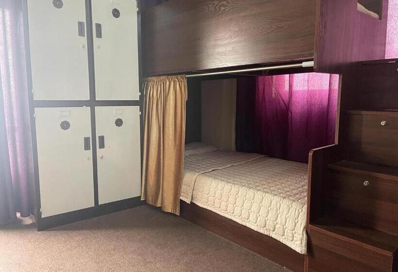 Pizza Street Hostel