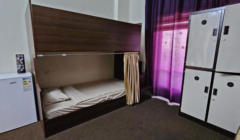 Pizza Street Hostel