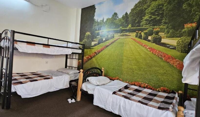 Pizza Street Hostel