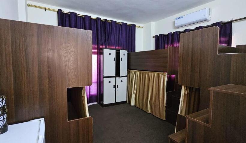 Pizza Street Hostel