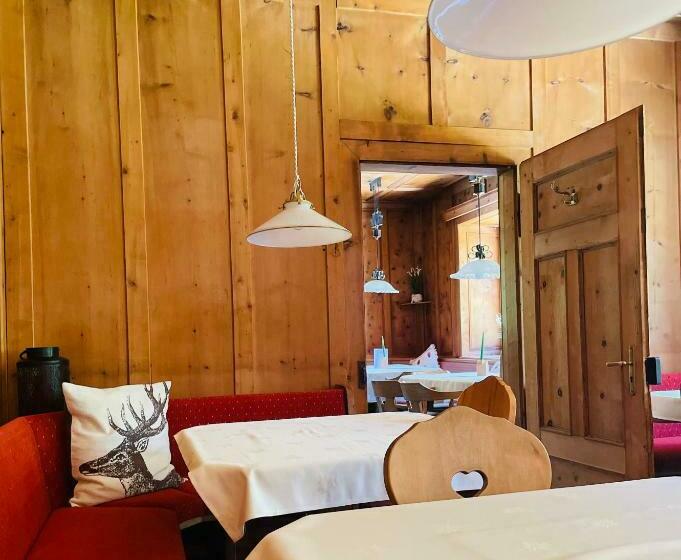 Bed and Breakfast Glacier Rock Guesthouse