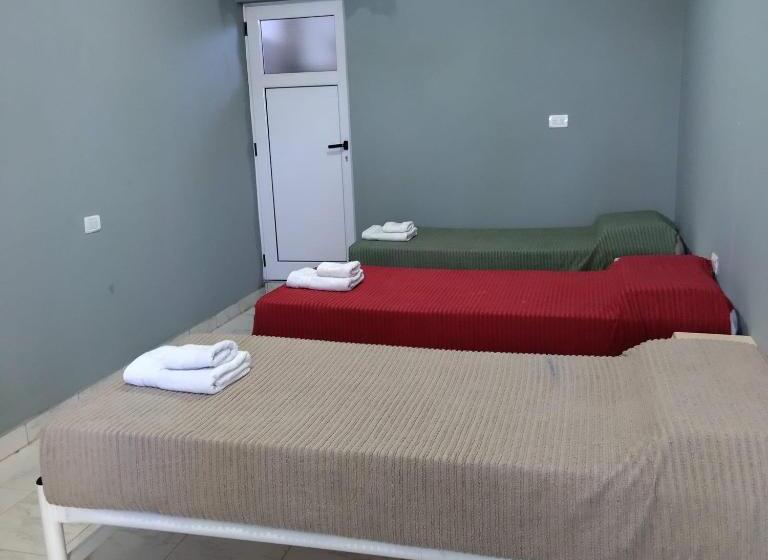 پانسیون Hostal Lo De Ramona