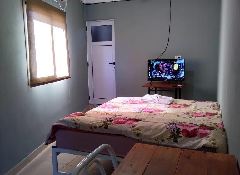 پانسیون Hostal Lo De Ramona