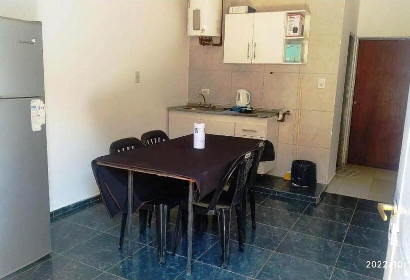 پانسیون Hostal Lo De Ramona