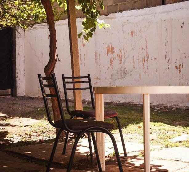 پانسیون Hostal Lo De Ramona