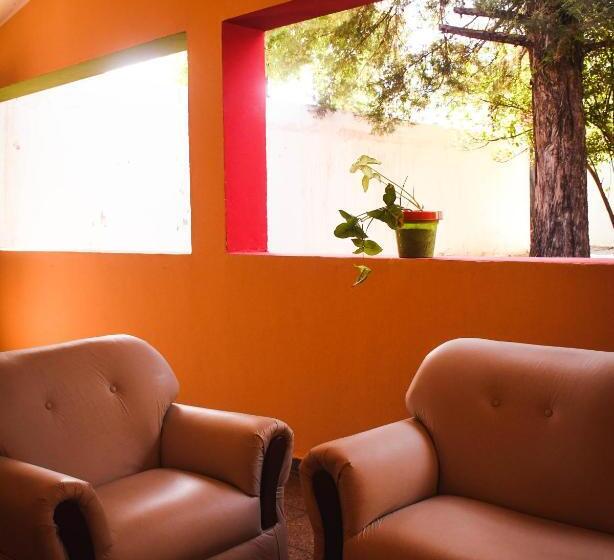 پانسیون Hostal Lo De Ramona