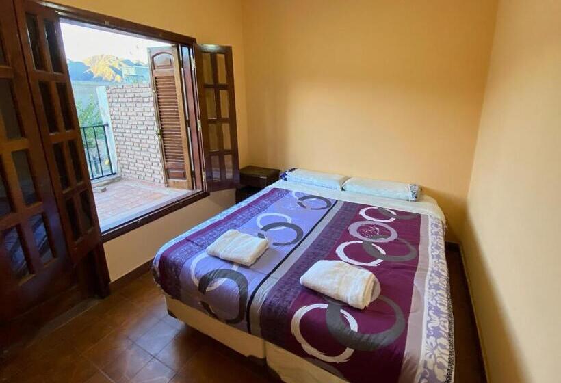 پانسیون Hostal Lo De Ramona