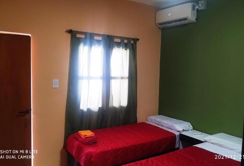 پانسیون Hostal Lo De Ramona