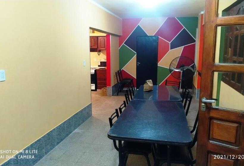 پانسیون Hostal Lo De Ramona