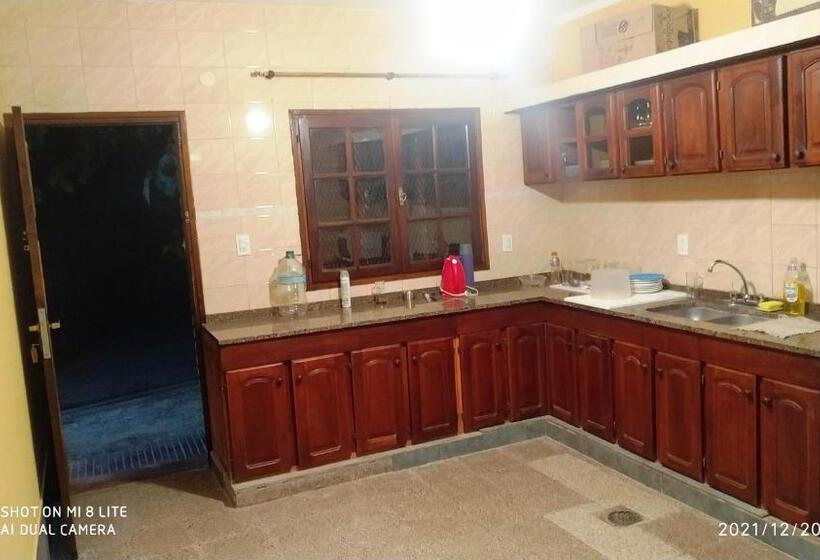 پانسیون Hostal Lo De Ramona