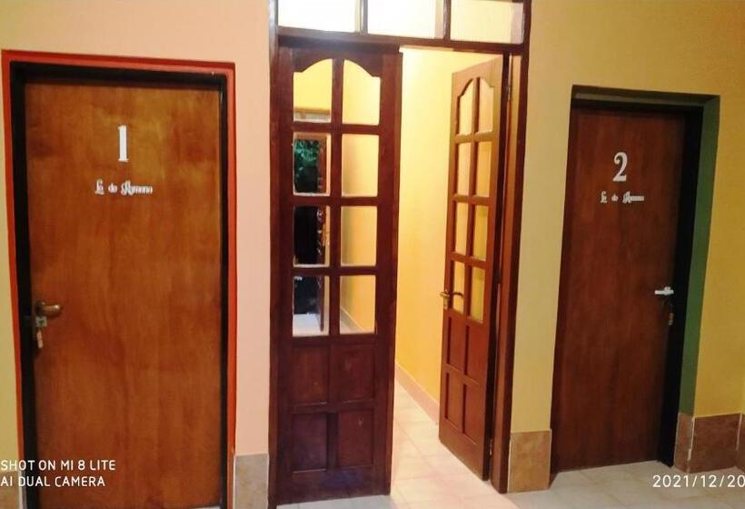 پانسیون Hostal Lo De Ramona