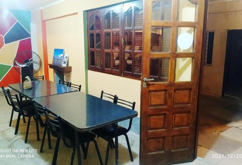 پانسیون Hostal Lo De Ramona