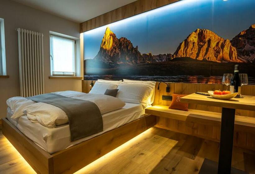 펜션 Teverone Suites & Wellness