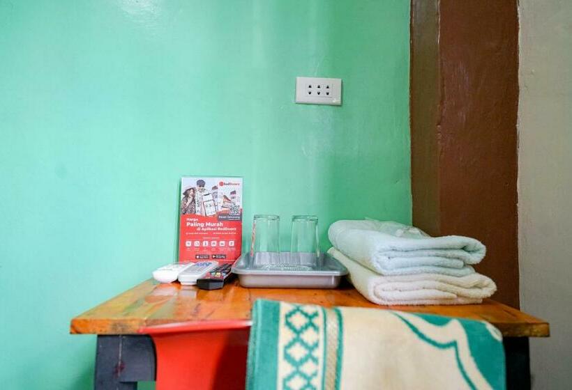 فندق Reddoorz Syariah Near Bukit Teletubbies Padangsidempuan