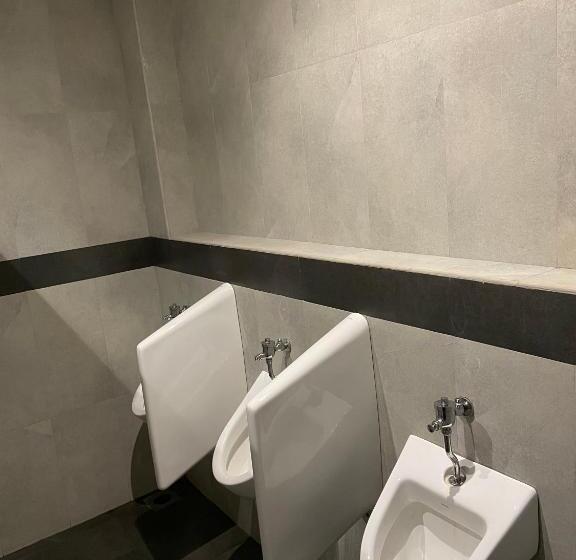 ホテル Riverbank Resort Gampola