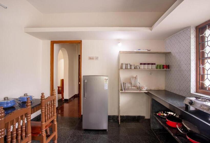 펜션 Whiteboard Homes Siolim