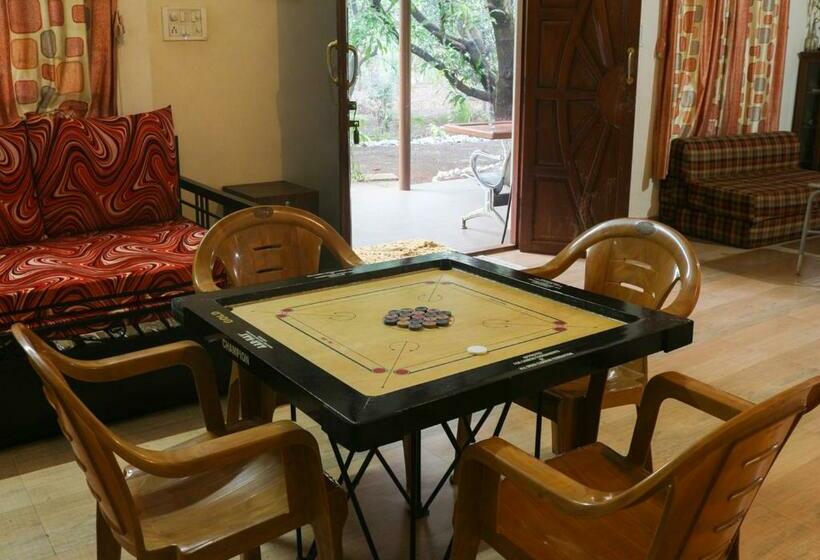 Отель Misty Courtyard By Spicy Mango