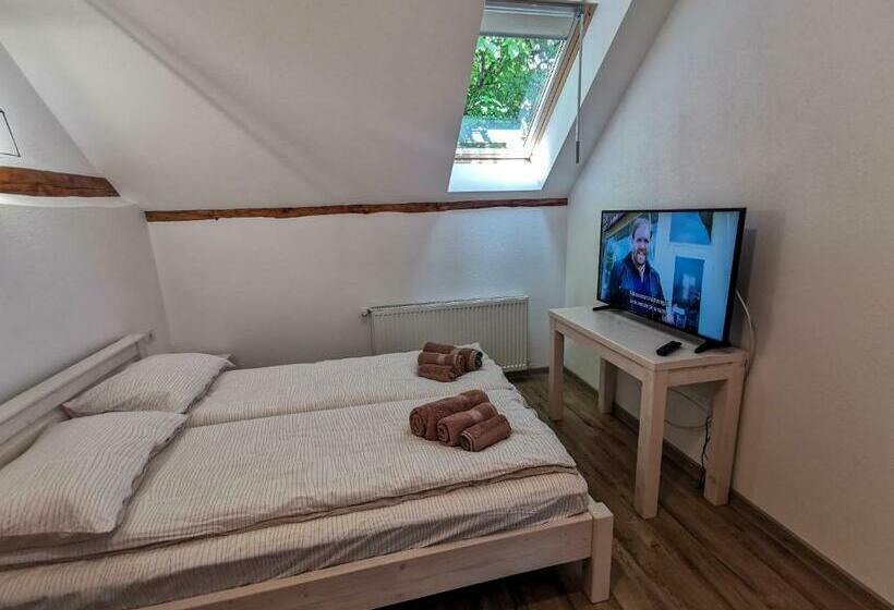 بنسيون Otto S Guesthouse