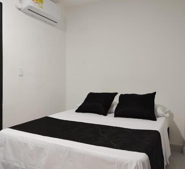 هتل Black & White