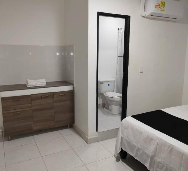 هتل Black & White