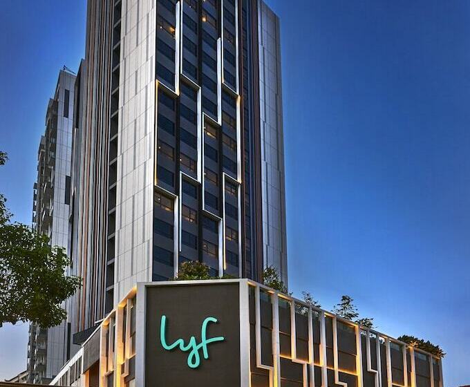 هتل Lyf Farrer Park Singapore