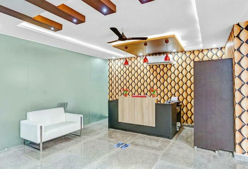 Otel Townhouse 719 Noida Castle