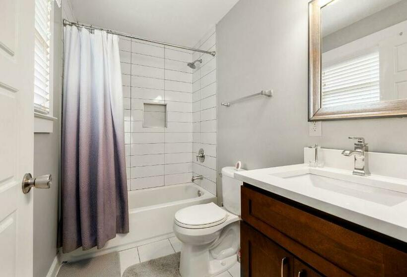 بنسيون Lovely Cozy Studio In Heart Of Atlanta