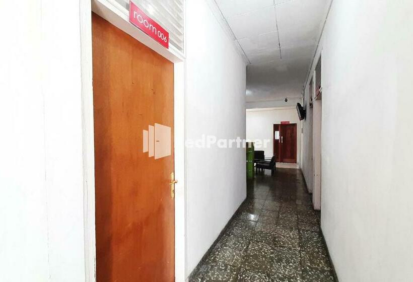 هتل Roemah Proklamasi Syariah Mitra Reddoorz