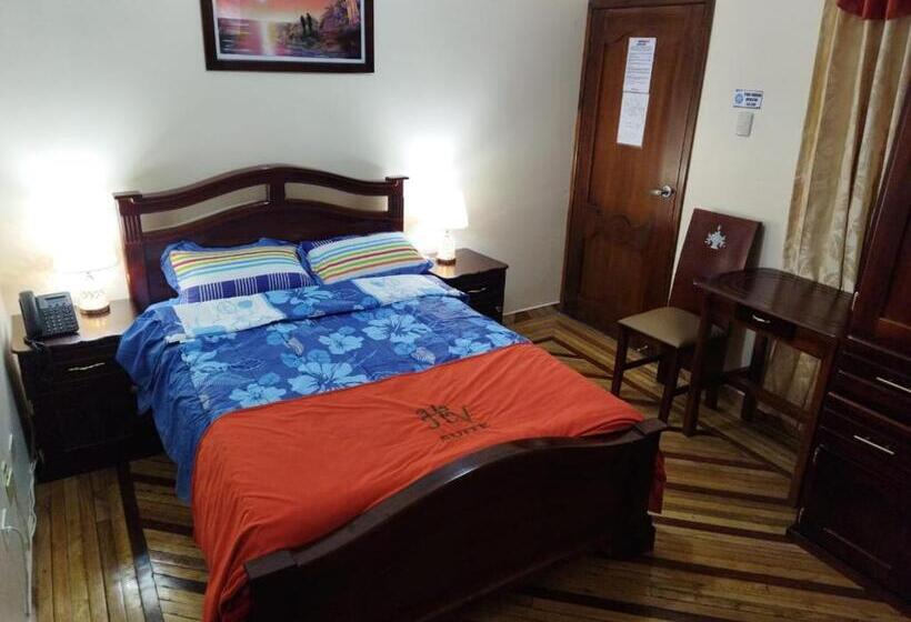 هتل Velanez Suite Riobamba