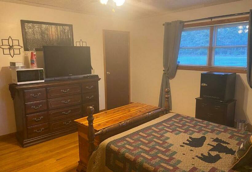 ペンション Smiths In Law Suite! Pet Friendly, Hot Tub!