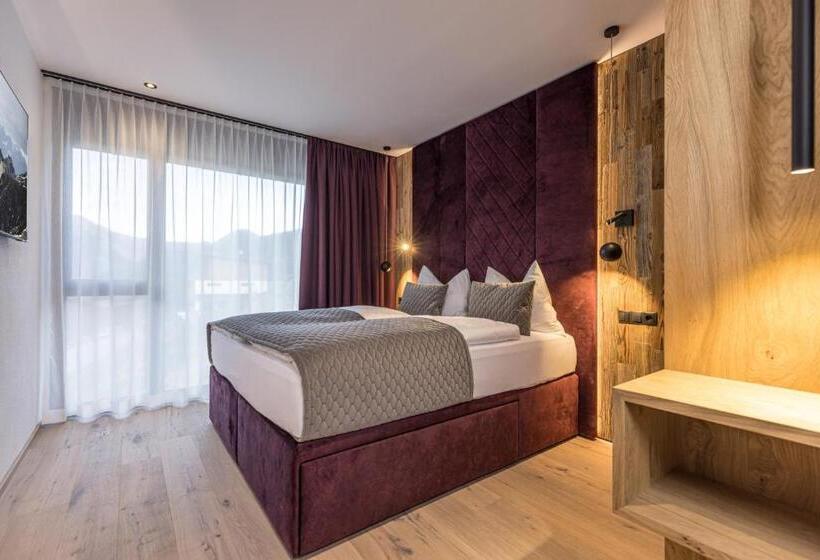 Perfect Lodgings Panorama