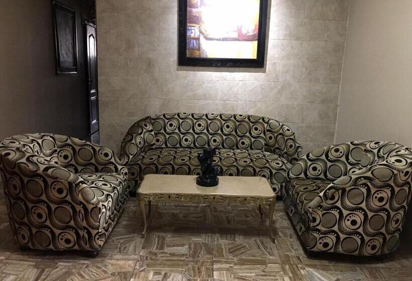 هتل Hostal Bellagio