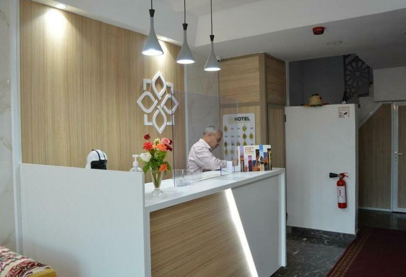 فندق Hôtel Zahrat Souss  Inezgane