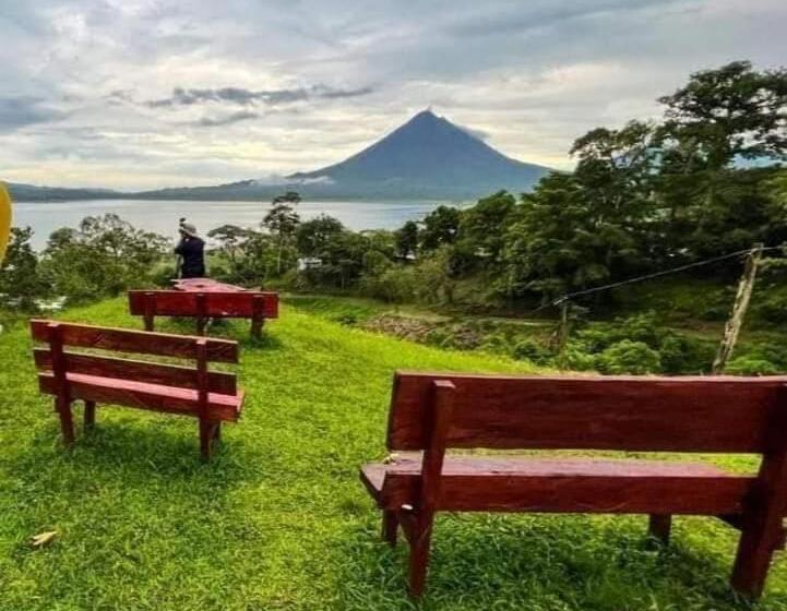 تختخواب و صبحانه Sunset Inn