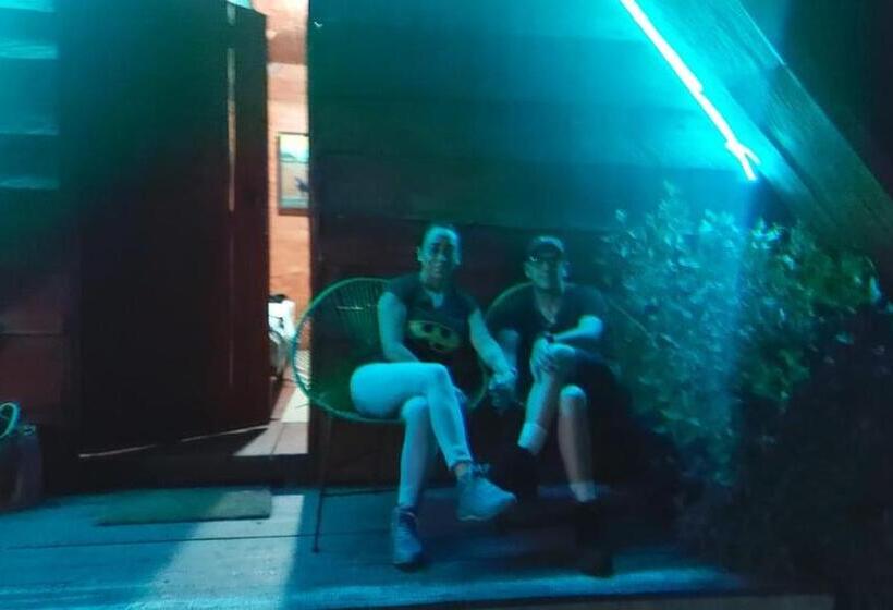 تختخواب و صبحانه Sunset Inn