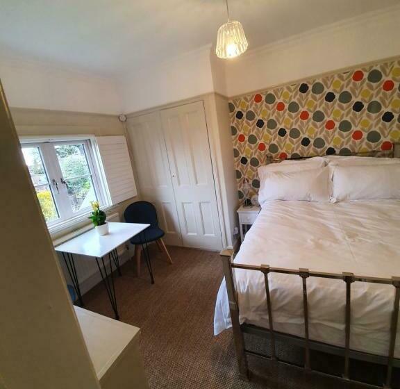 مبيت وإفطار The Lodge Stanwell