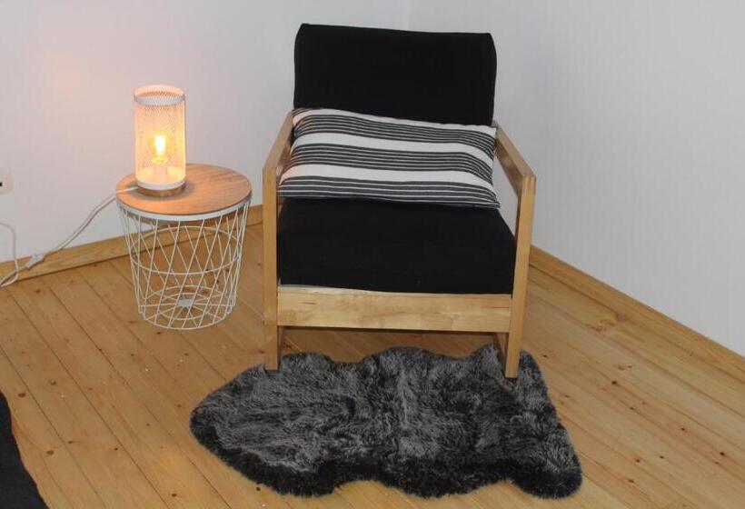 Saffels Nest 33
