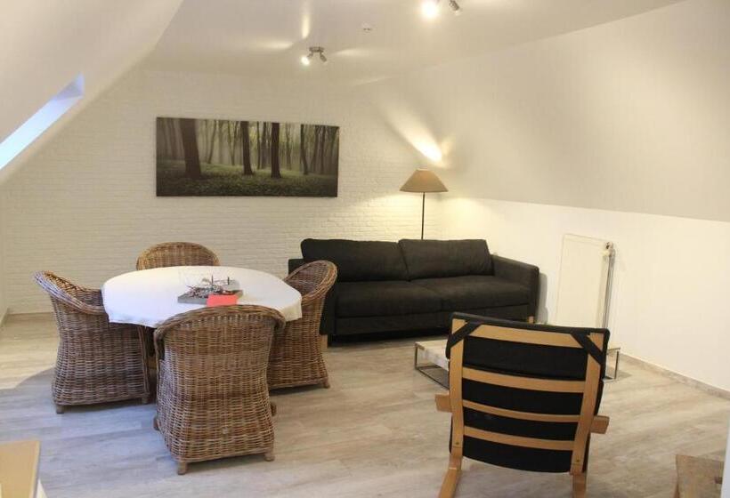 Saffels Nest 33