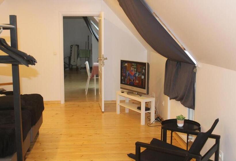 Saffels Nest 33