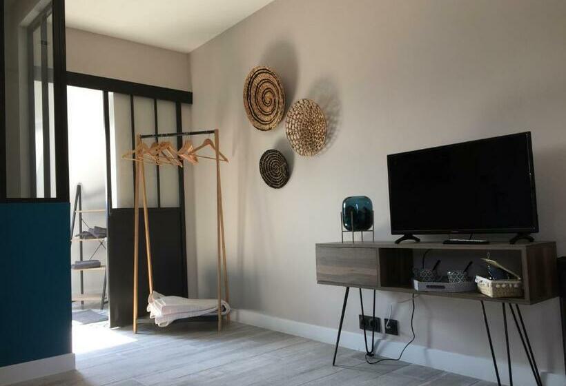 住宿加早餐  La Petite Mer