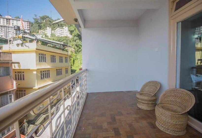 هتل O Nourpem Residency
