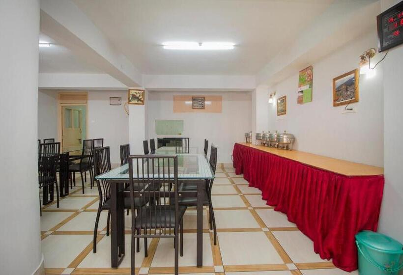 هتل O Nourpem Residency