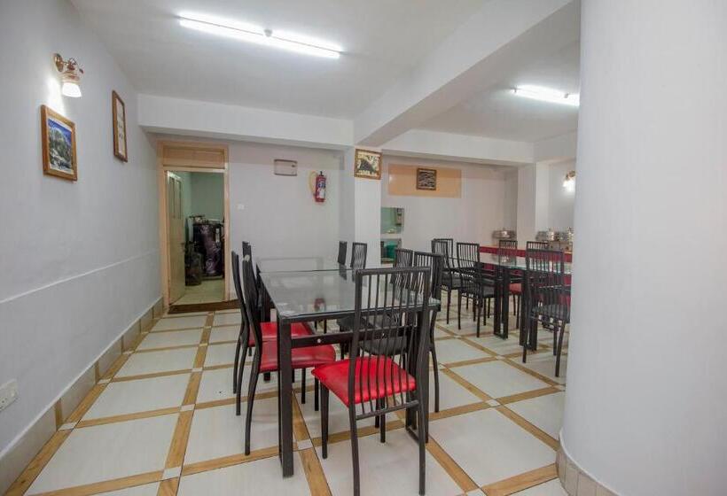 هتل O Nourpem Residency