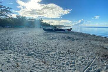 Laiya Riviera Resort And Spa Powered By Cocotel